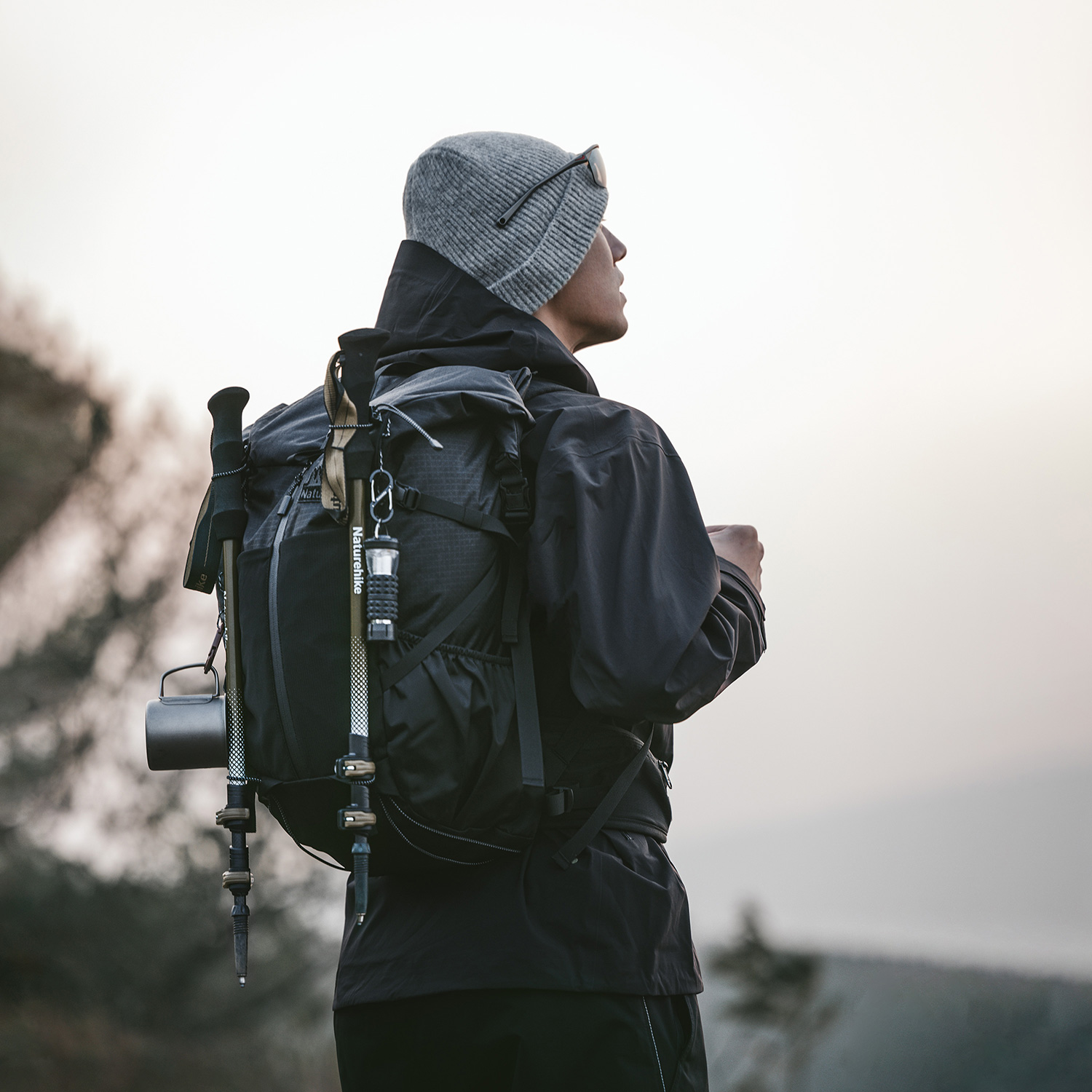 Naturehike batoh Hydrogen 30+5l 1,1kg - čierny